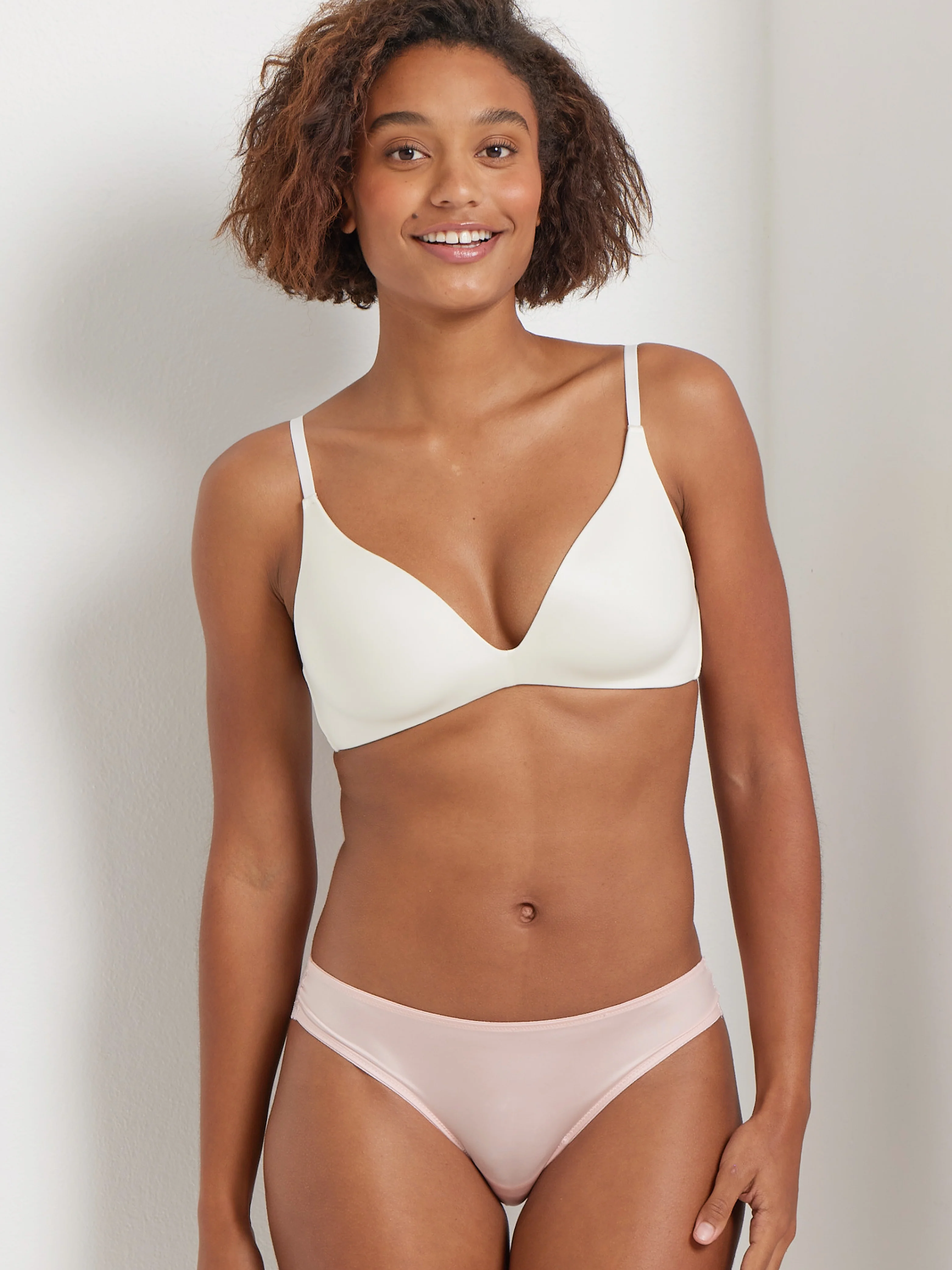 Total Comfort First Fit Wirefree Plunge Bra - Image 4