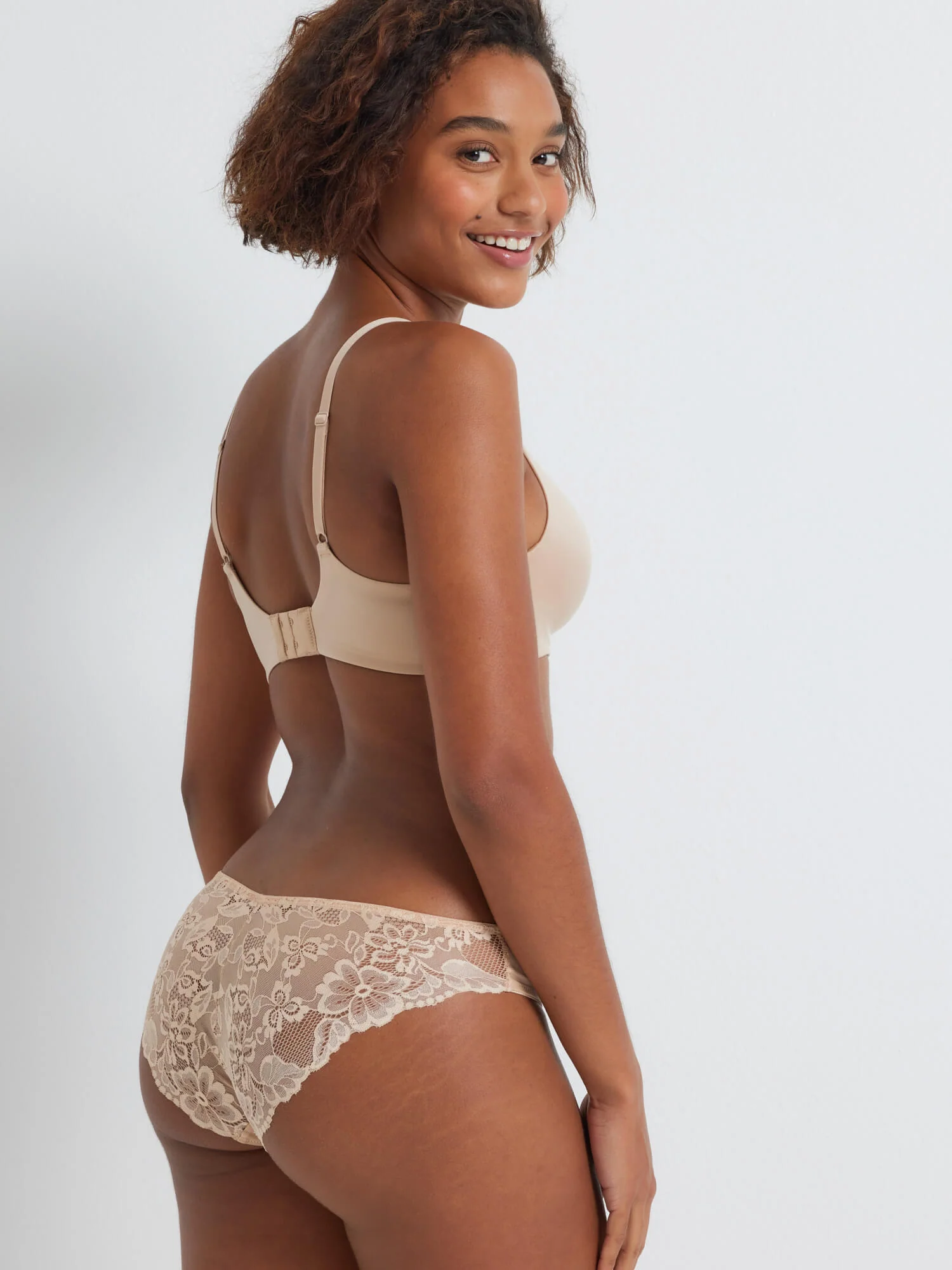 Smooth Comfort T-Shirt Bra - Image 5