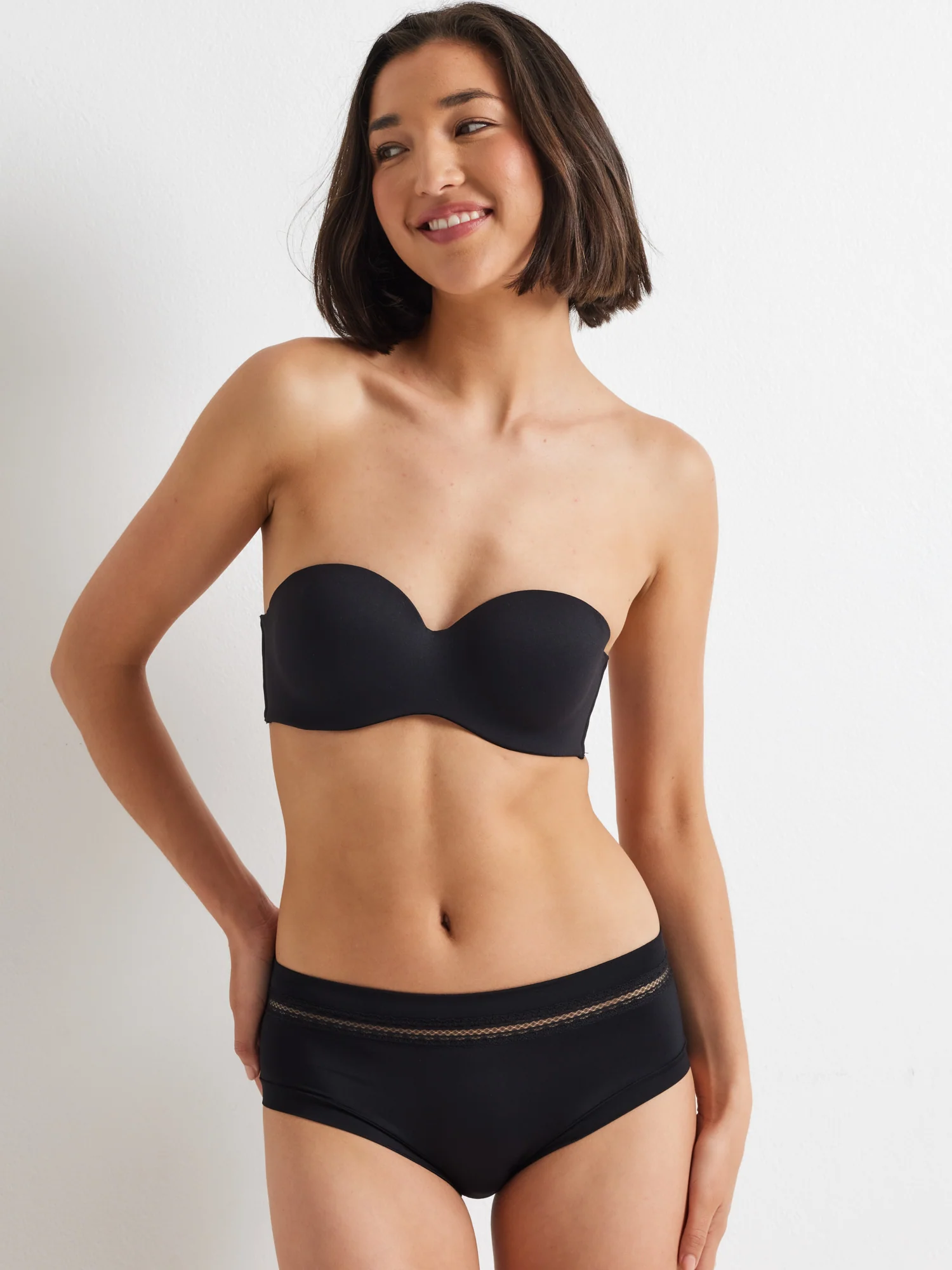 4 Way Convertible Strapless Bra - Image 4